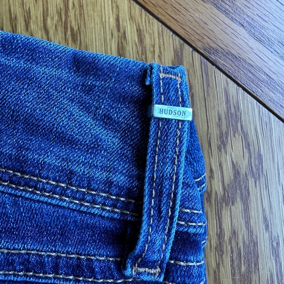 *HUDSON* Medium Wash Denim Jeans w/ Button Back Pockets Size 25 - Picture 6 of 8